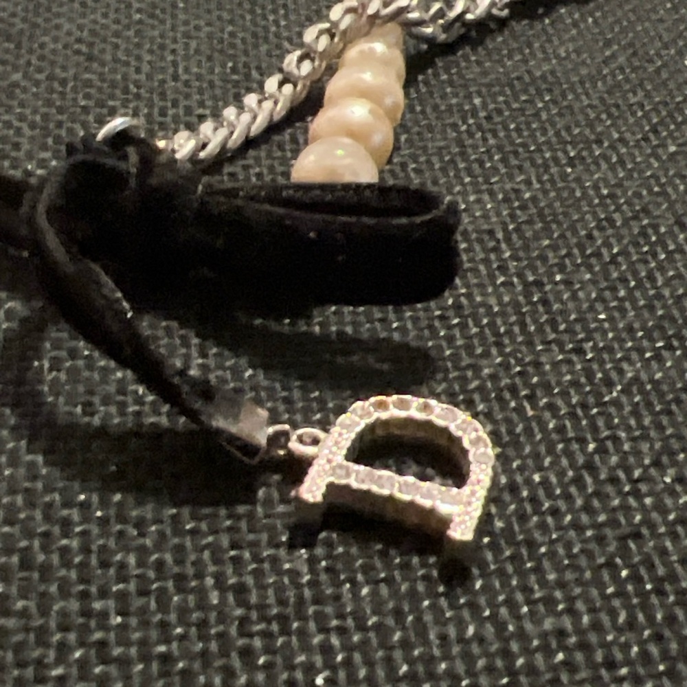 Dior Cream and Black Charm bracelet with Bow - Picture 5 of 7